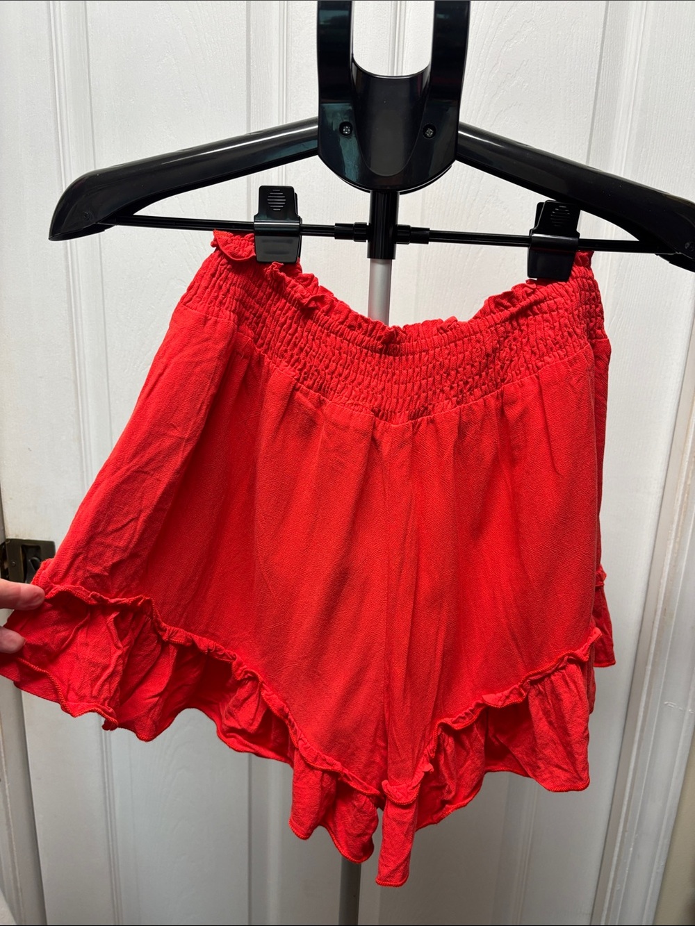 Love Riche Ruffled Smocked Waist Lined Shorts Medium - Picture 3 of 3